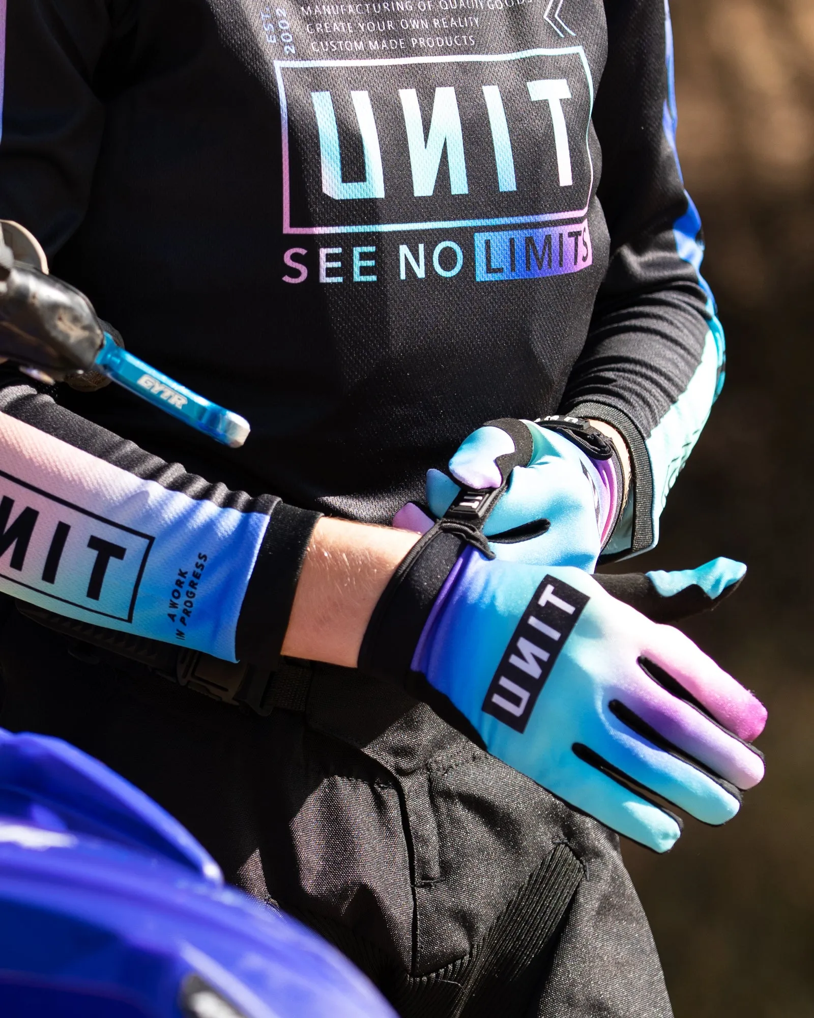 UNIT Vista Youth / Kids Gloves